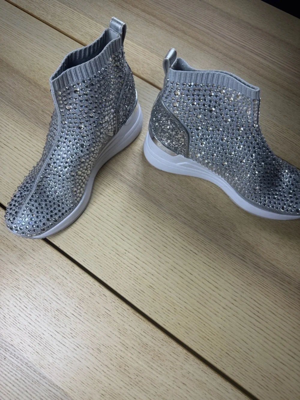 Michael Kors Embellished Sneakers 7 - Picture 13 of 13